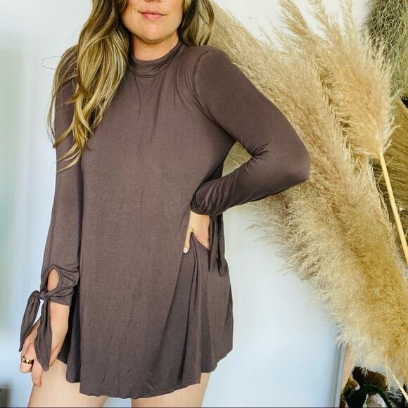 UO URBAN OUTFITTERS Brown Long Sleeve Tie Open Keyhole Back Swing Mini Dress S - Picture 1 of 8